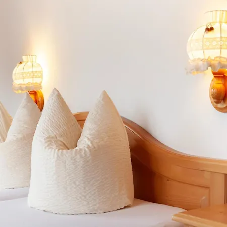 In Zillertal Near Bus Stop * היינצנברג