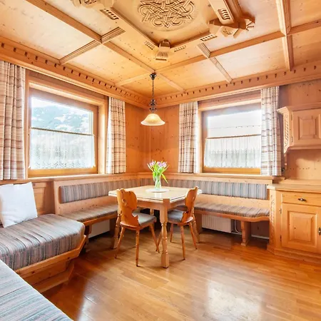 בקתה In Zillertal Near Bus Stop היינצנברג