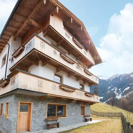 Domek alpejski In Zillertal Near Bus Stop Hainzenberg